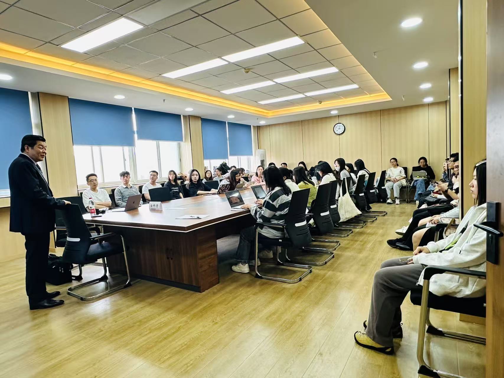 Conférence Banggui JIN à l'Université Zhongnan d'Économie et de Droit